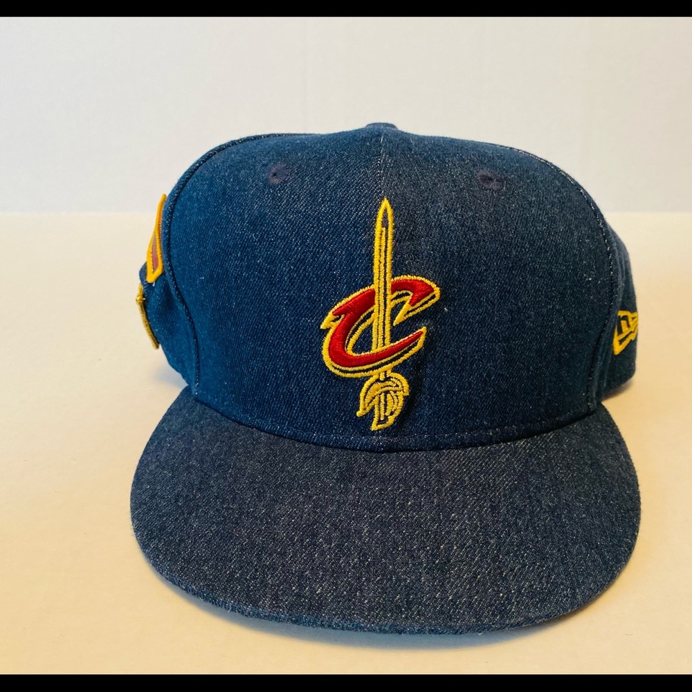 New Era Cleveland Cavaliers Adjustable SnapBack - Picture 1 of 4